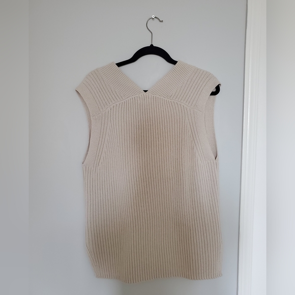 Ribbed Sweater Vest - Picture 3 of 3